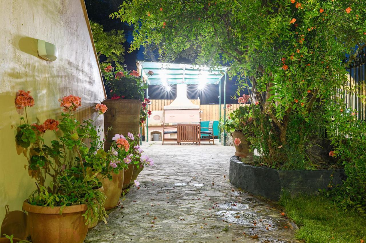 Antho'S Apartment Kanálion Exterior photo